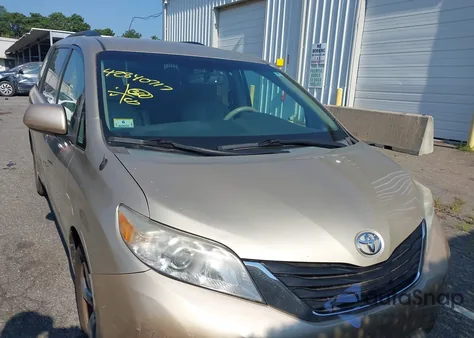 2013 Toyota Sienna Le V6 8 Passenger из США, поврежденный, VIN 5TDKK3DC0DS353687